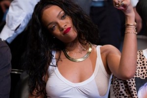 Rihanna-animo-a-los-Nets_54406366289_54115221152_960_640
